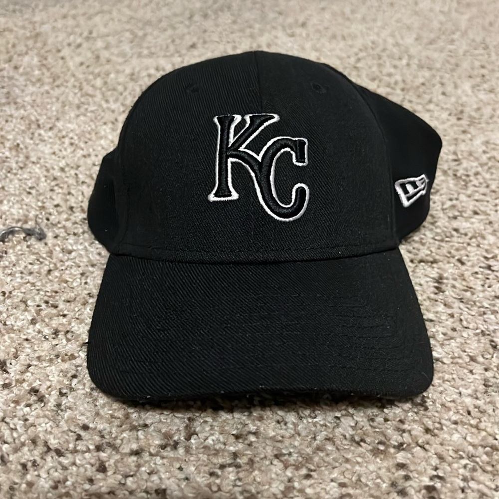 Kansas City royals black 39thirty small-medium.